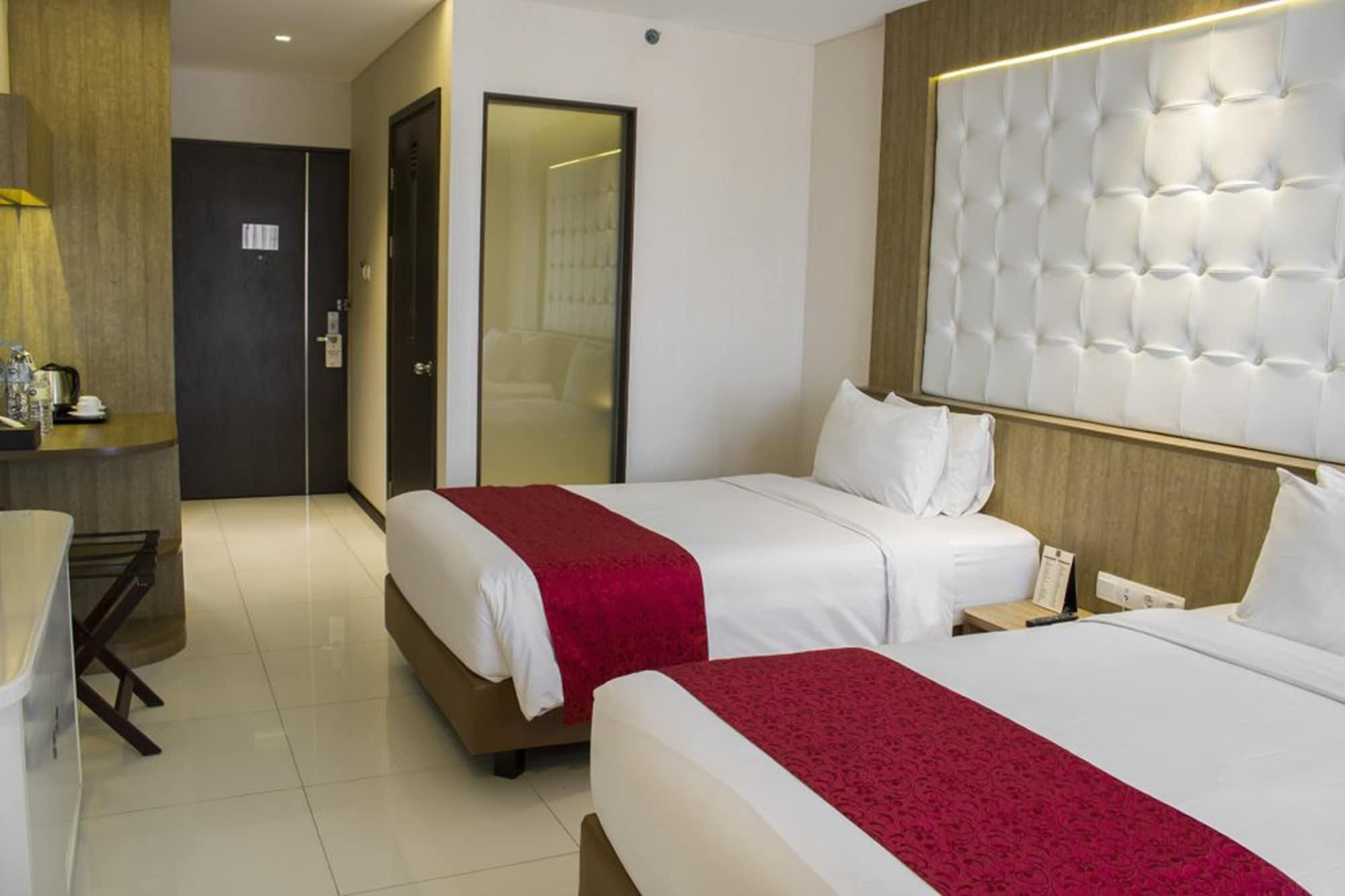 West Point Hotel Бандунг Екстер'єр фото
