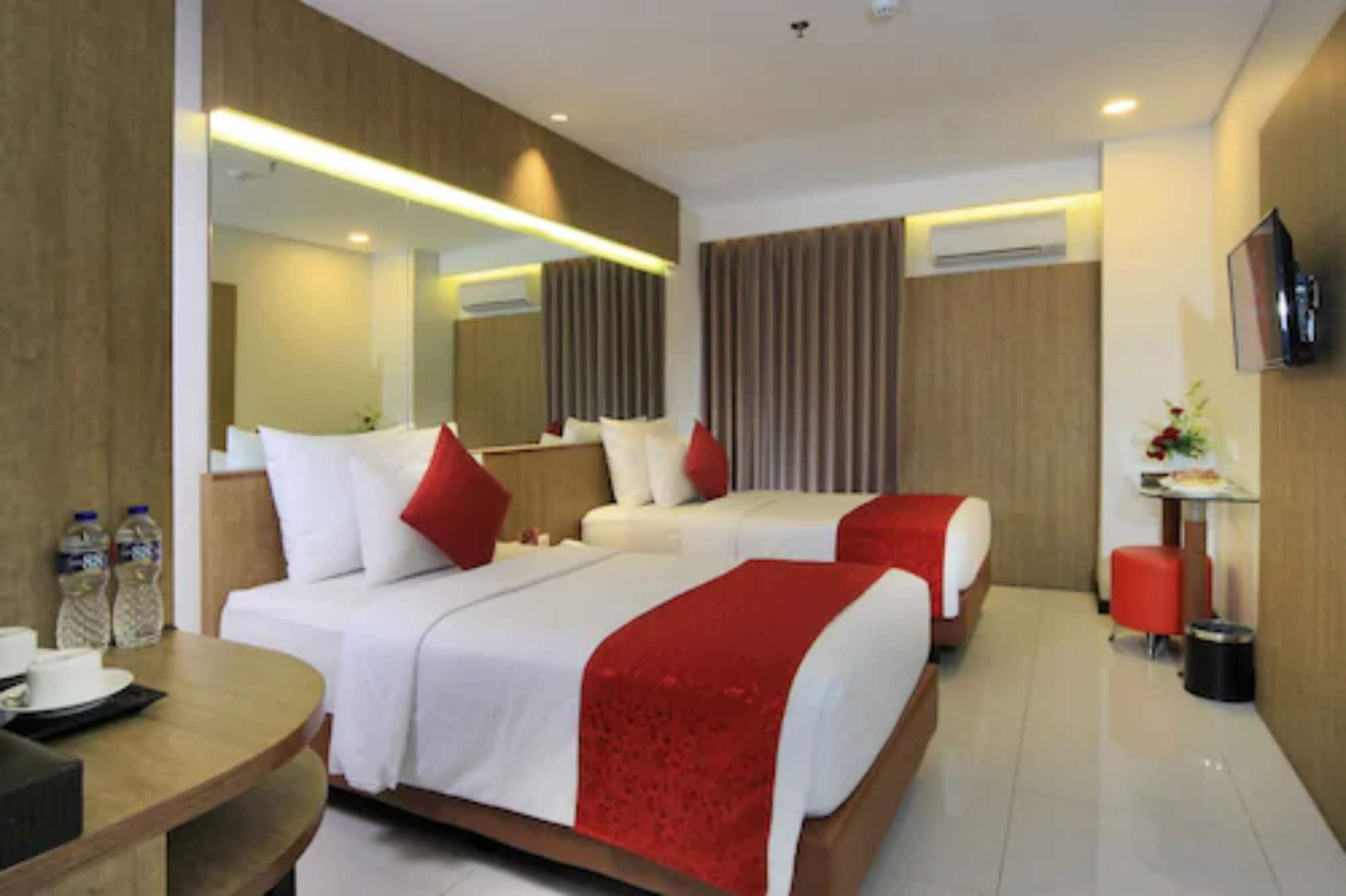 West Point Hotel Бандунг Екстер'єр фото